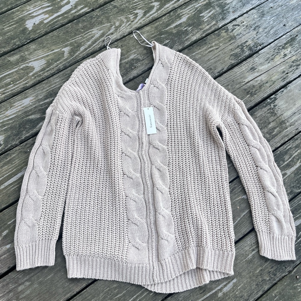 Francesca’s Slouchy sweater - Picture 2 of 3